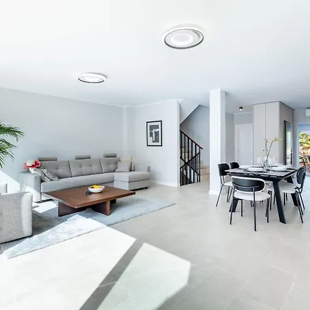 Townhouse Jardines 47 3 Or 4 Bedrooms Villa *