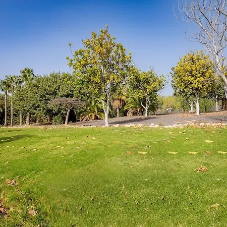 Townhouse Jardines 47 3 Or 4 Bedrooms * アデヘ