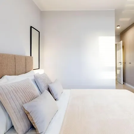 Townhouse Jardines 47 3 Or 4 Bedrooms * アデヘ