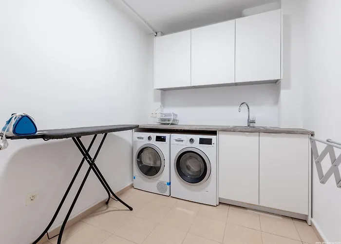 Townhouse Jardines 47 3 Or 4 Bedrooms Villa